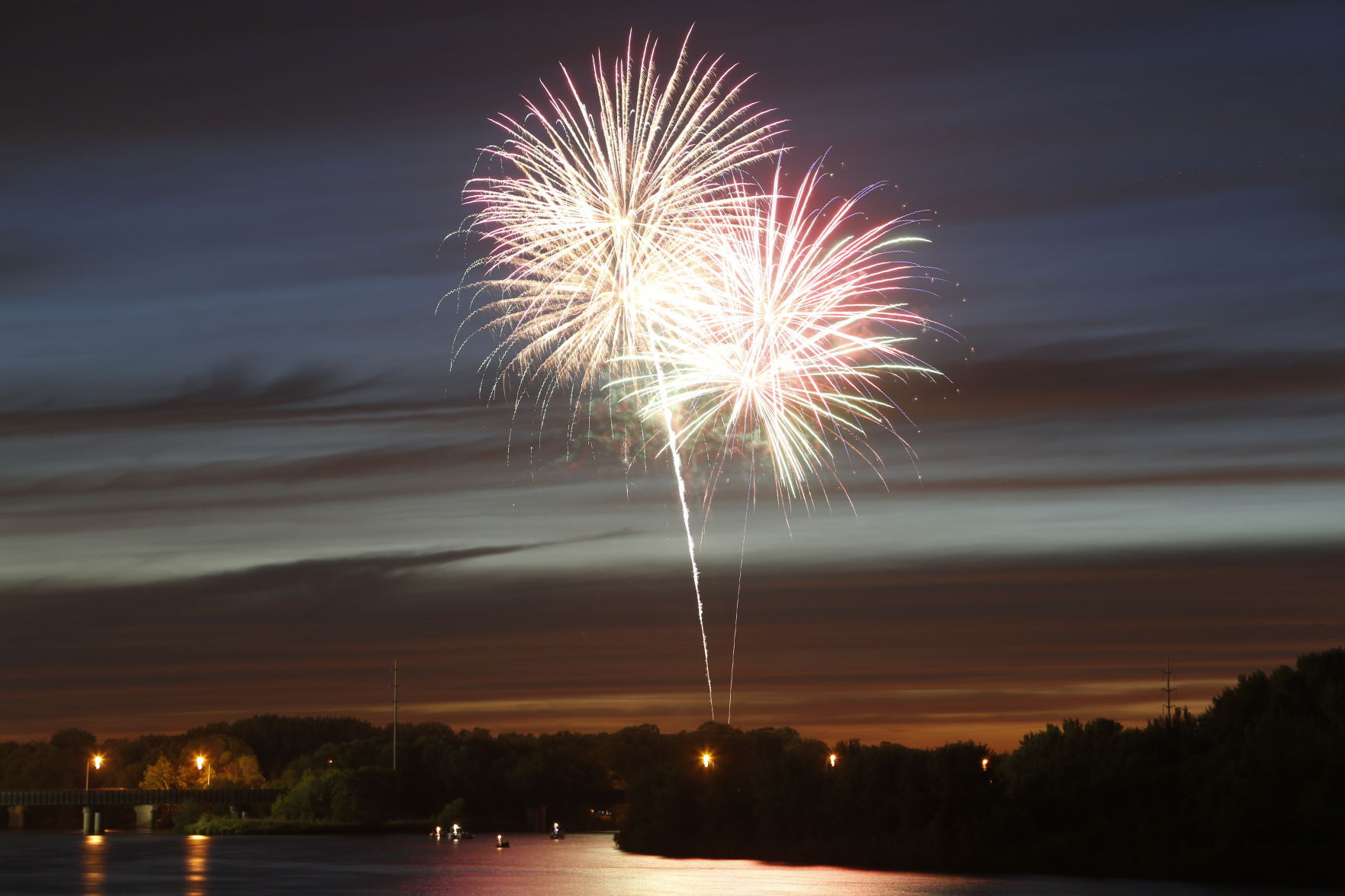 070216mp-fireworks-1